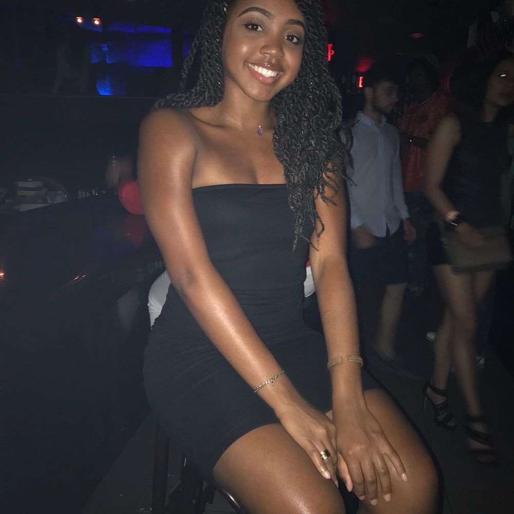 Meet your Posher, Adrianah